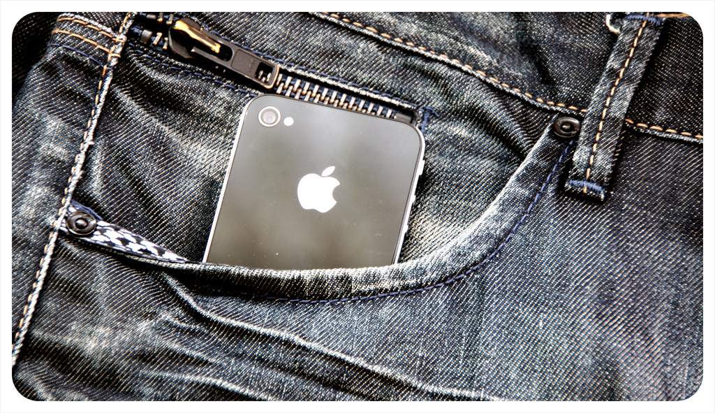 iPhone en bolsillo